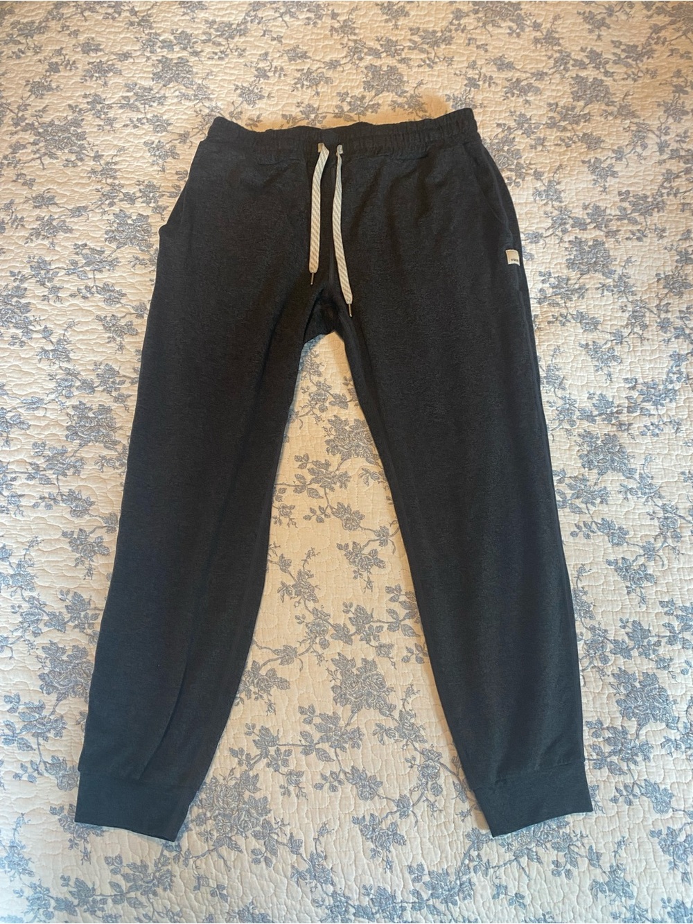Vuori Performance Joggers Charcoal Heather Size Small
